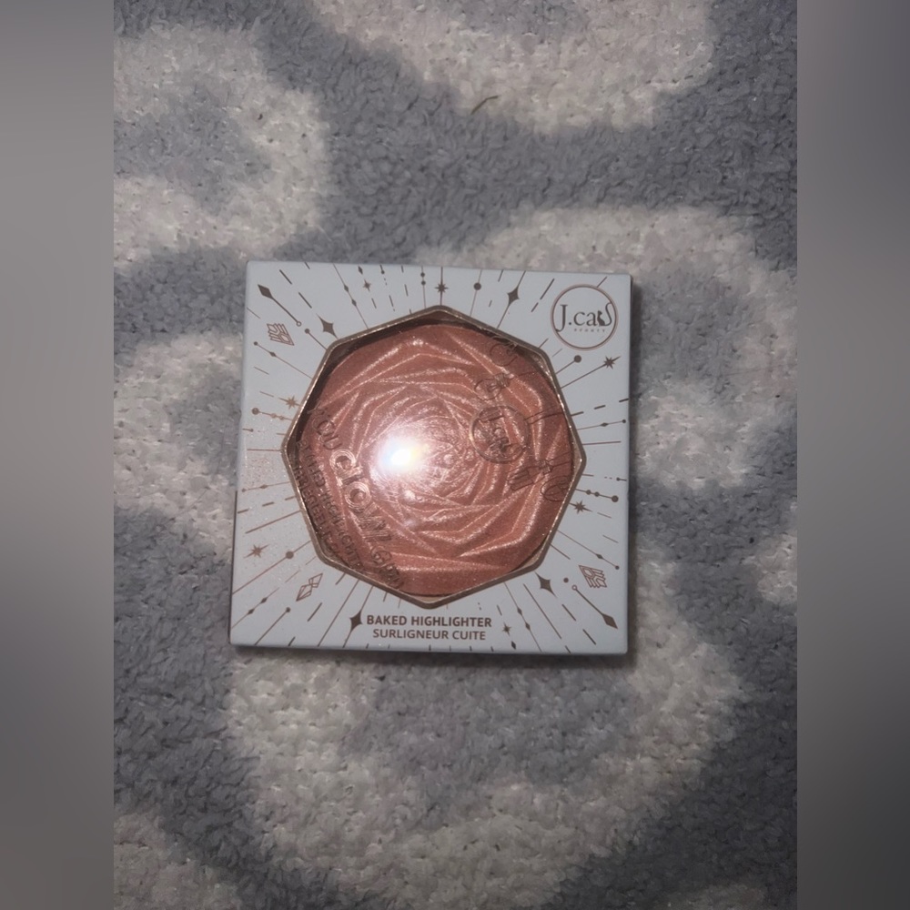 J Cat Baked Shimmer Highlighter Crimson Gleam